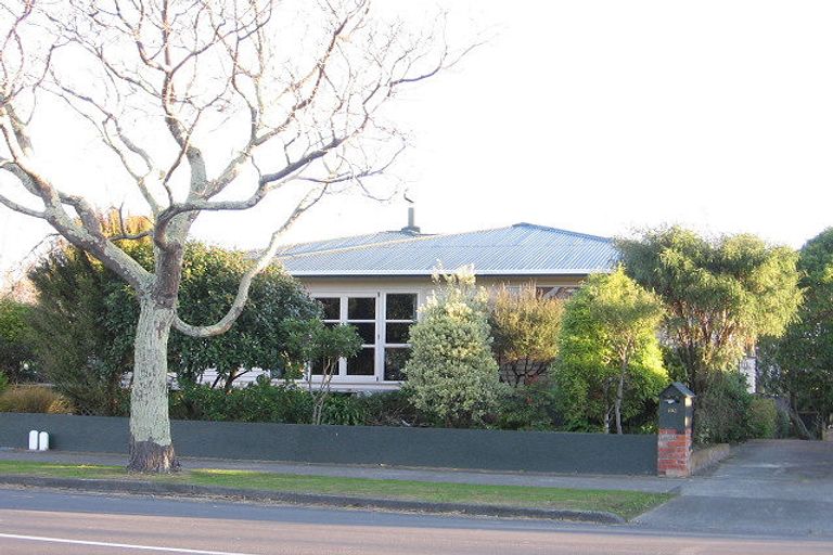 Photo of property in 392 Ruahine Street, Terrace End, Palmerston North, 4410