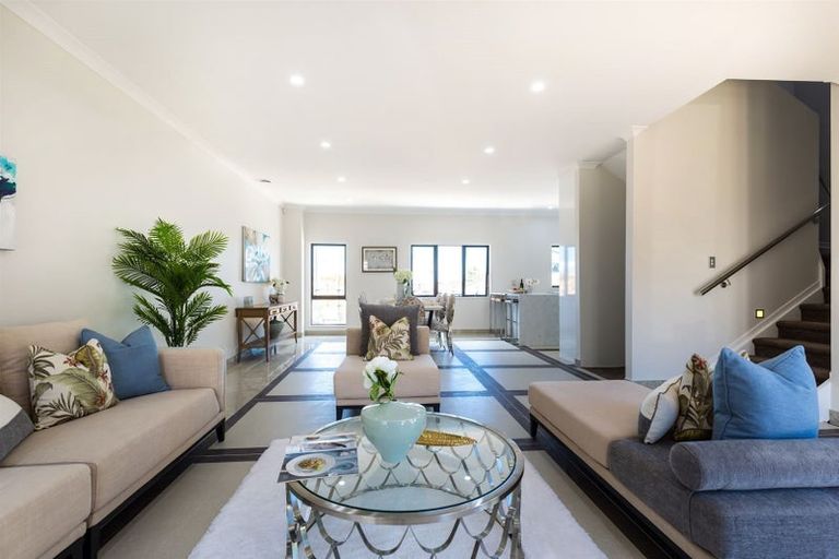 Photo of property in 4225a Great North Road, Glendene, Auckland, 0602