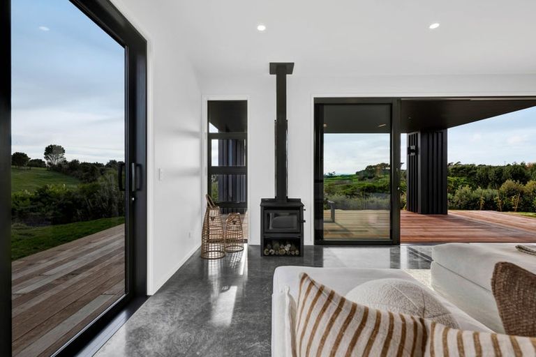 Photo of property in 29 Washer Road, Omata, New Plymouth, 4374