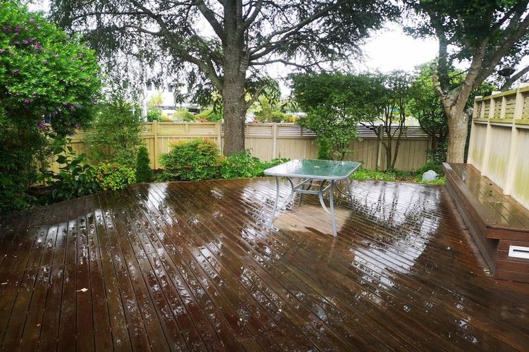 Photo of property in 2 Carrington Avenue, Hillcrest, Hamilton, 3216