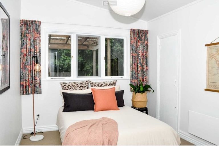 Photo of property in 22a Summer Street, Stanley Point, Auckland, 0624