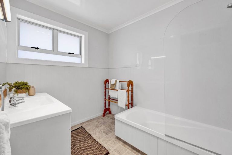 Photo of property in 16 Puni Street, Fitzroy, New Plymouth, 4312