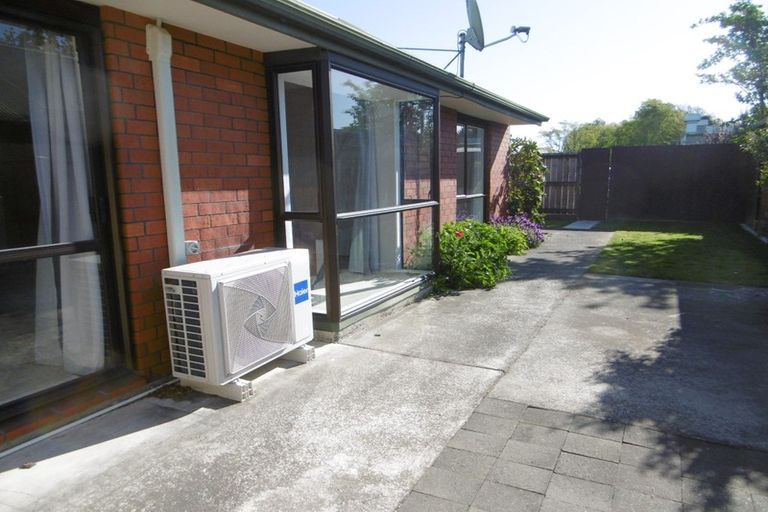 Photo of property in 1/9b Prestons Road, Redwood, Christchurch, 8051