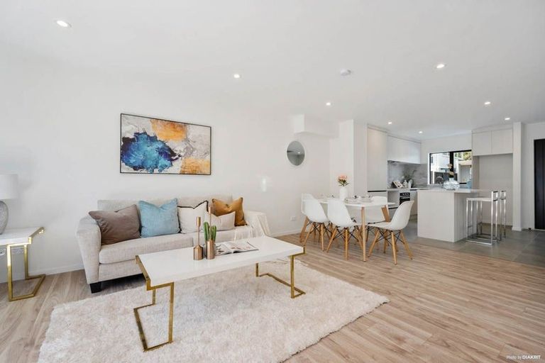 Photo of property in 4/9 Smiths Avenue, Papakura, 2110