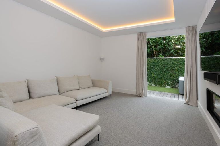 Photo of property in 1/30 Ocean View Road, Milford, Auckland, 0620