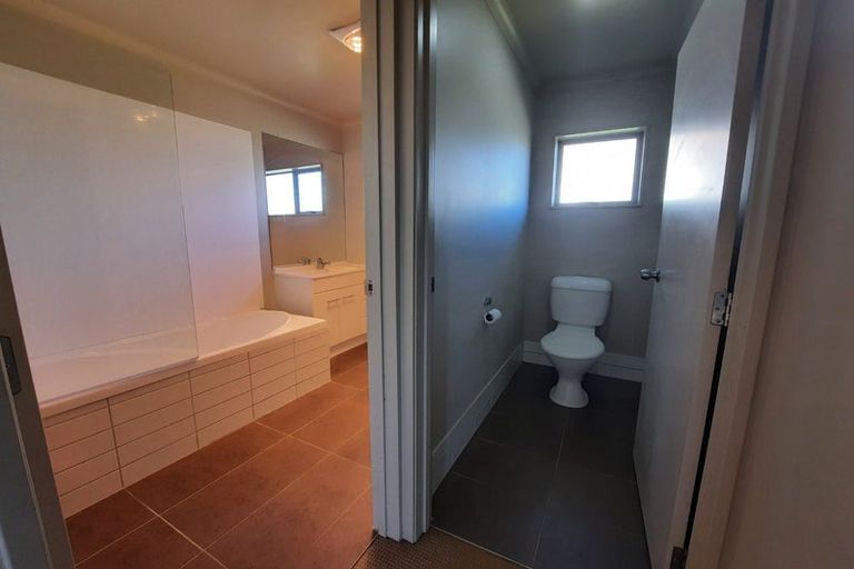 Photo of property in 43 Kellett Road, Ranui, Auckland, 0612