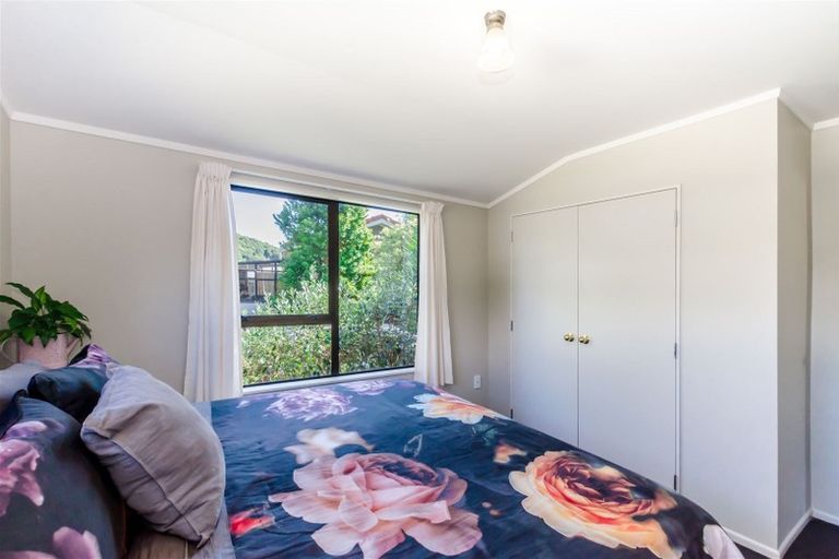 Photo of property in 12 Hookway Grove, Paraparaumu, 5032