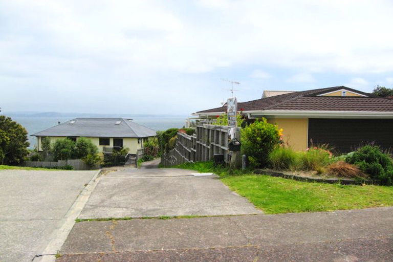 Photo of property in 74 Pacific Parade, Army Bay, Whangaparaoa, 0930