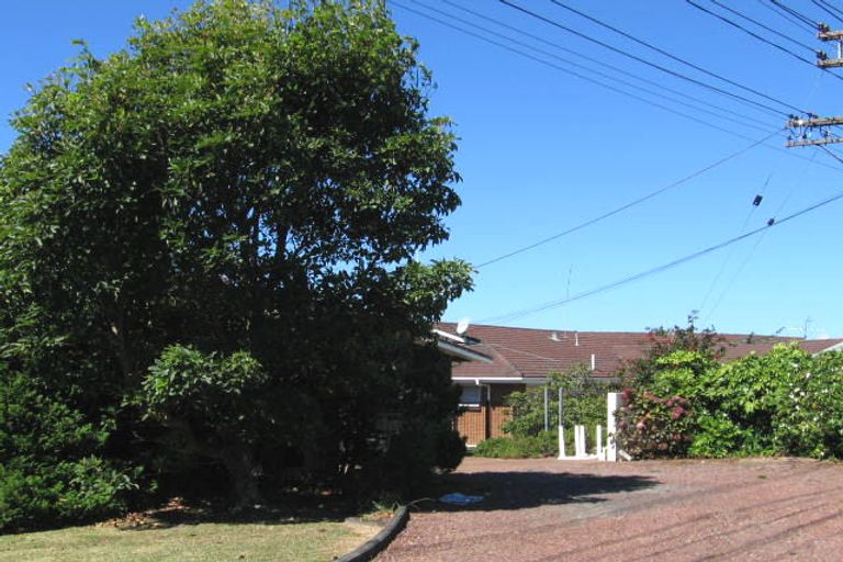 Photo of property in 975 East Coast Road, Torbay, Auckland, 0630