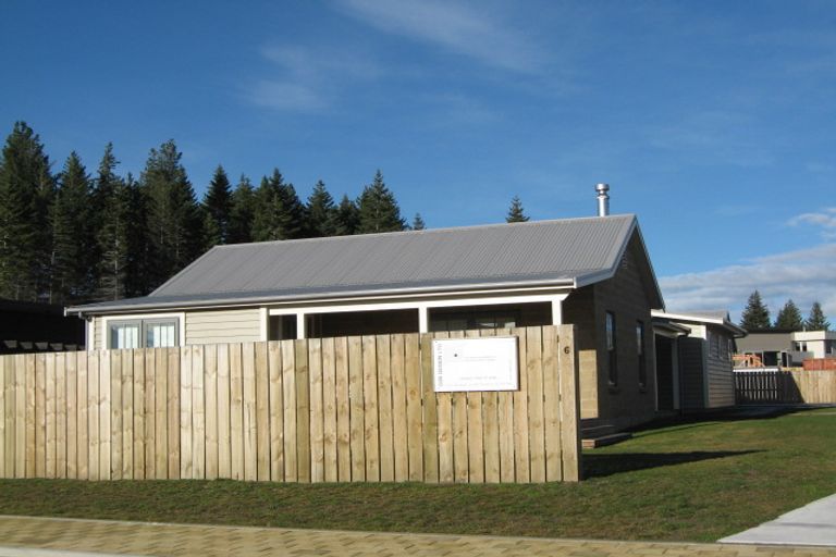 Photo of property in 6 Farrant Drive, Wanaka, 9305