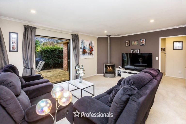 Photo of property in 2a Redwood Street, Elderslea, Upper Hutt, 5018