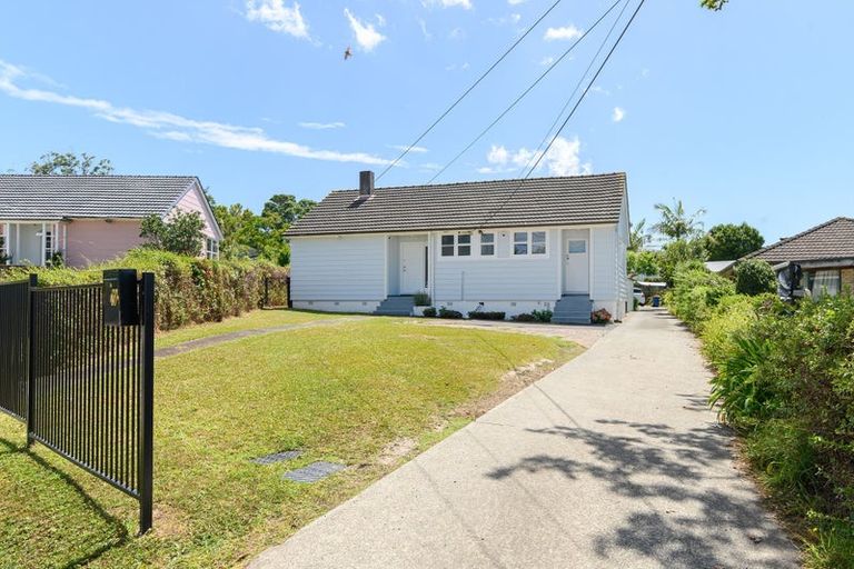 Photo of property in 1/11 Hill Crescent, New Lynn, Auckland, 0600