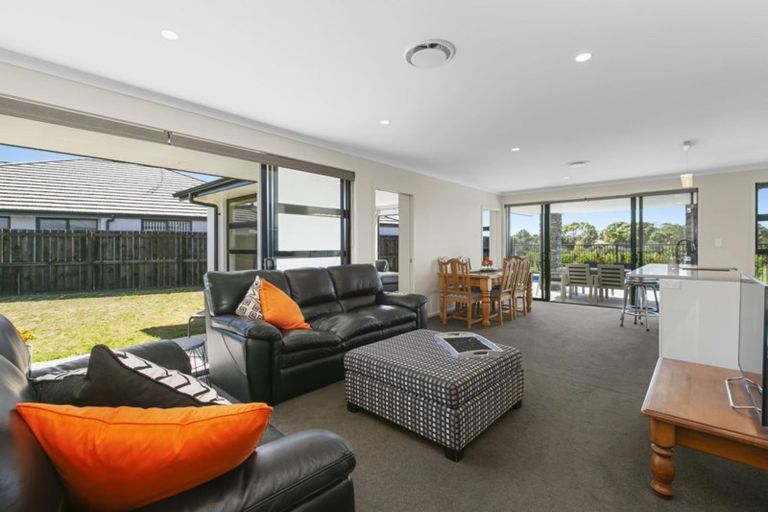 Photo of property in 52 Drabble Crescent, Papamoa Beach, Papamoa, 3118