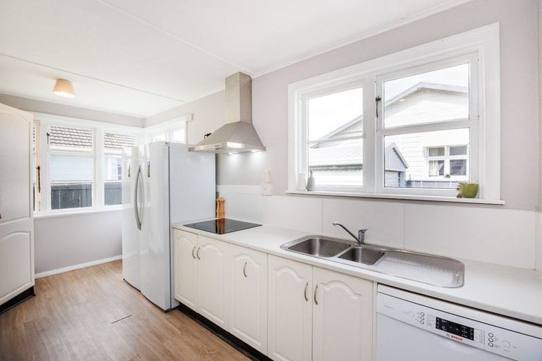 Photo of property in 918 Tremaine Avenue, Roslyn, Palmerston North, 4414