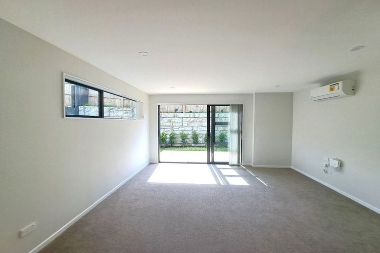 Photo of property in 42 Tukari Lane, Mangere Bridge, Auckland, 2022