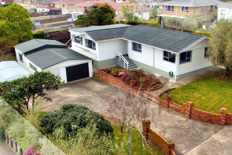 Photo of property in 4204a Great North Road, Glendene, Auckland, 0602