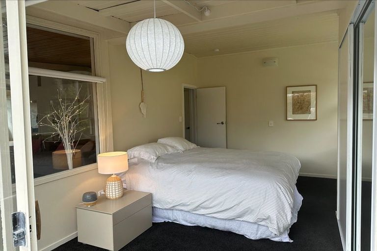 Photo of property in 32 Te Moana Road, Waikanae Beach, Waikanae, 5036