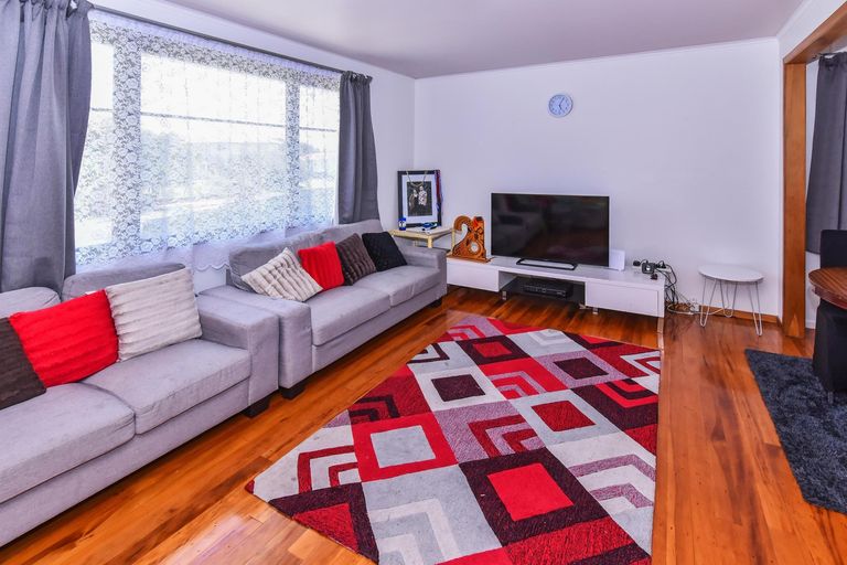 Photo of property in 16 Claymore Street, Manurewa, Auckland, 2102