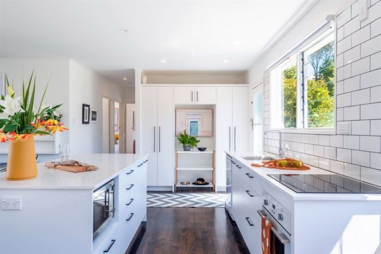 Photo of property in 18 Cassino Street, Bayswater, Auckland, 0622