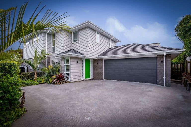 Photo of property in 48a Amorino Drive, Red Beach, 0932