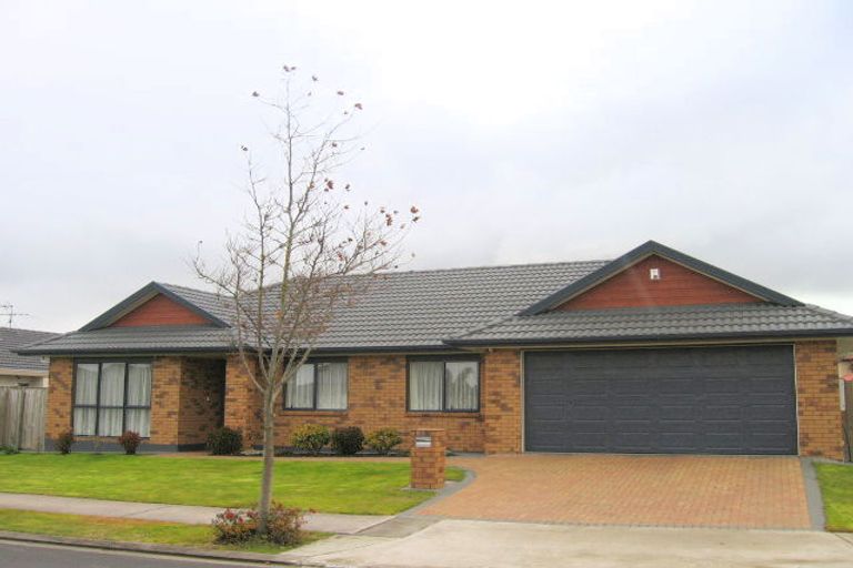 Photo of property in 5 Caltra Place, East Tamaki, Auckland, 2016