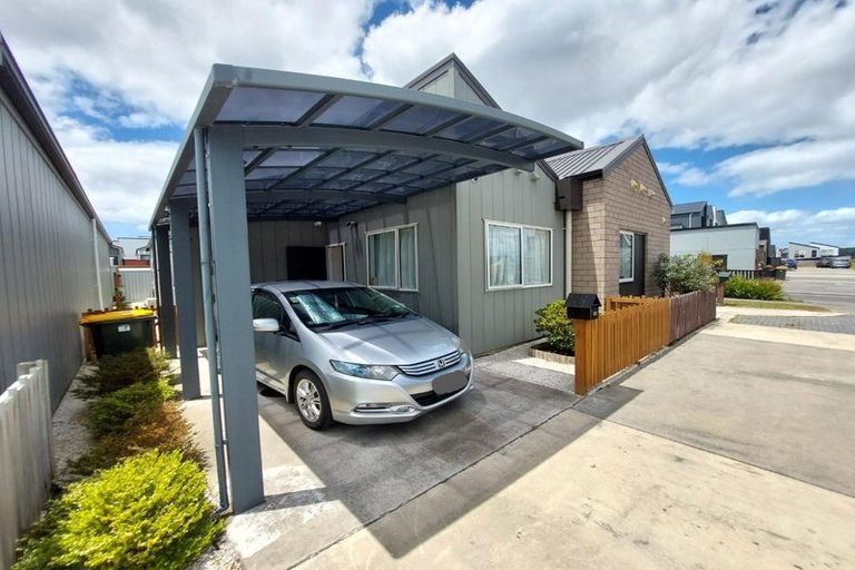 Photo of property in 130 Tarapuka Road, Westgate, Auckland, 0814