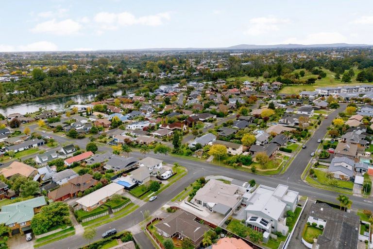 Photo of property in 3 Dallinger Street, St Andrews, Hamilton, 3200