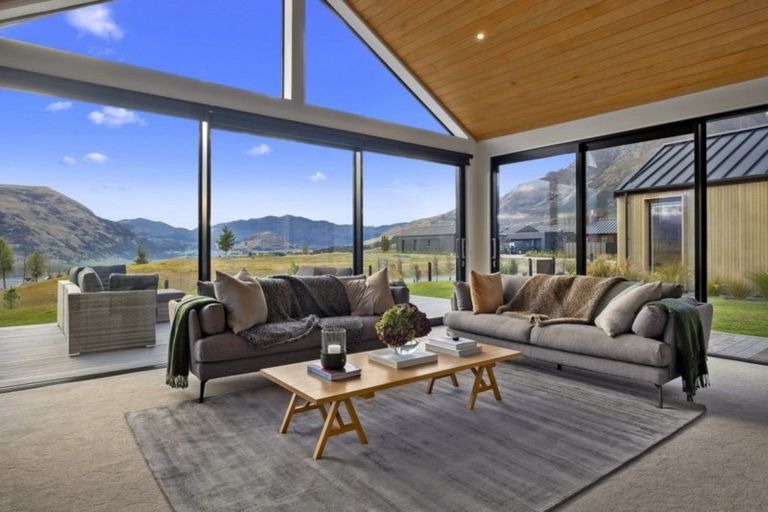 Photo of property in 10 Double Cone Road, Jacks Point, Queenstown, 9371