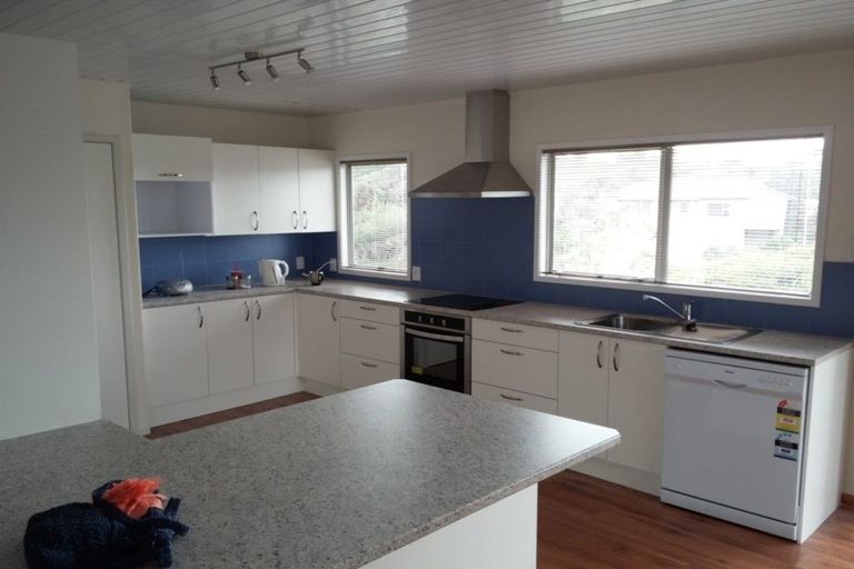 Photo of property in 28 Katrina Place, Massey, Auckland, 0614