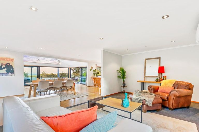 Photo of property in 163 West Harbour Drive, West Harbour, Auckland, 0618