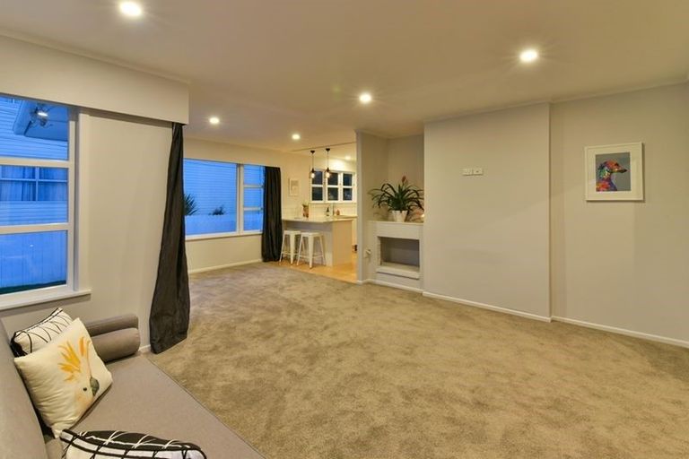 Photo of property in 39 Mckean Avenue, Manurewa, Auckland, 2102