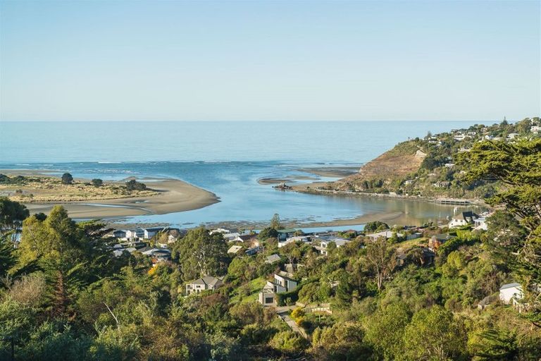 Photo of property in 105 Glenstrae Road, Redcliffs, Christchurch, 8081