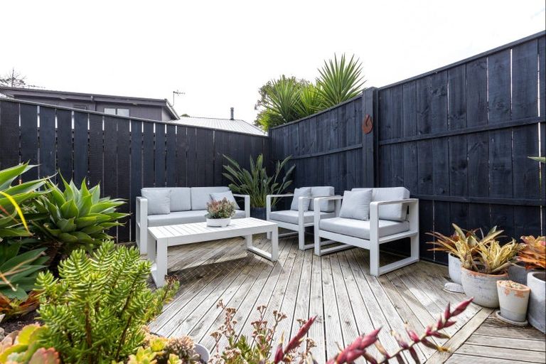 Photo of property in 8 Kings Court, Roslyn, Palmerston North, 4414