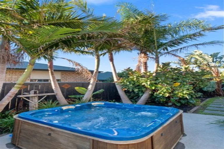 Photo of property in 5 Acacia Court, Whitianga, 3510