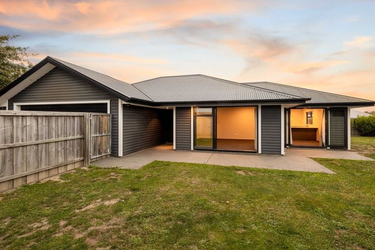 Photo of property in 3 Helmore Street, Rangiora, 7400