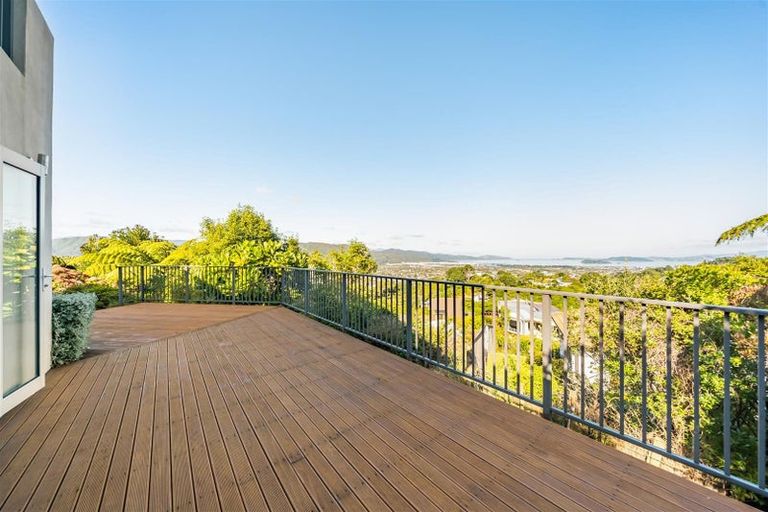 Photo of property in 27 Meadowbank Drive, Belmont, Lower Hutt, 5010