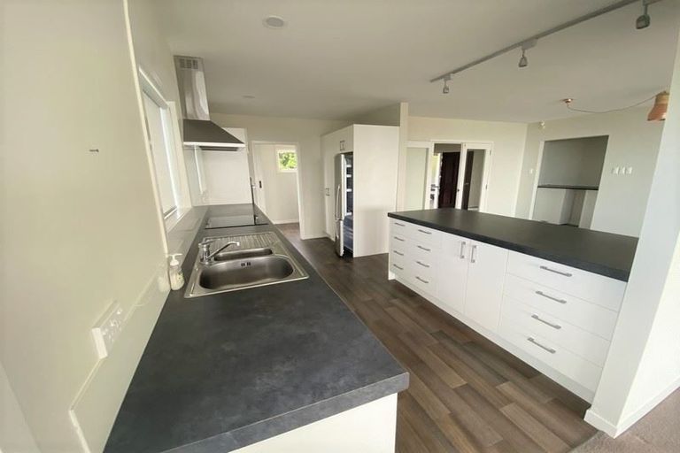 Photo of property in 27 Belleview Terrace, Mount Pleasant, Christchurch, 8081