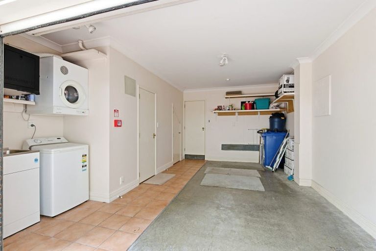Photo of property in 58 Pipitea Street, Thorndon, Wellington, 6011