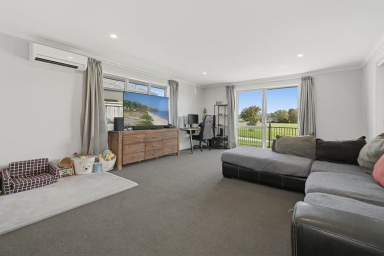 Photo of property in 12 Richardson Road, Omokoroa, 3114