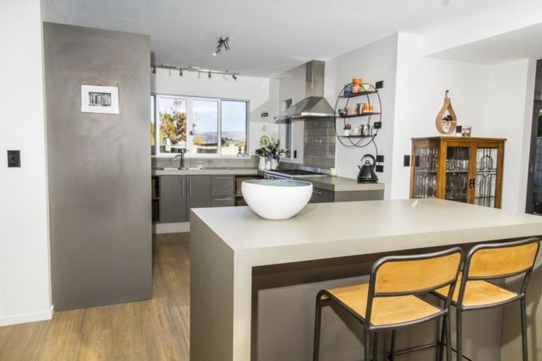 Photo of property in 8 Pisa Moorings Road, Mount Pisa, Cromwell, 9383