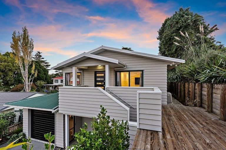 Photo of property in 7 Longview Rise, Massey, Auckland, 0614