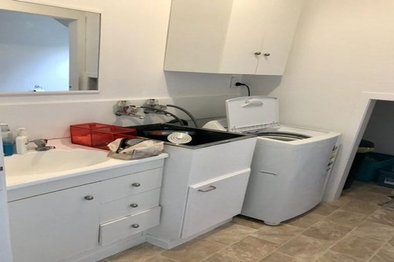 Photo of property in 52-52a Croydon Street, Karori, Wellington, 6012