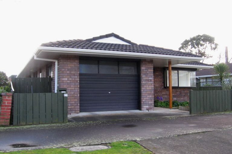 Photo of property in 71 Stanley Avenue, Palmerston North, 4414