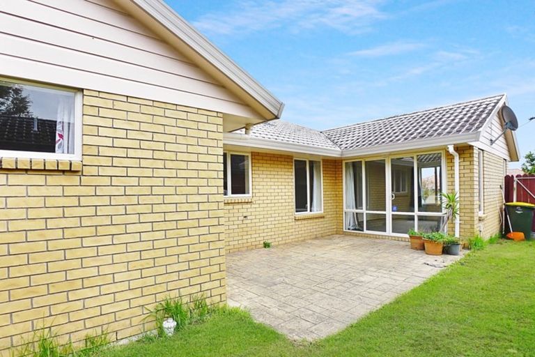 Photo of property in 104 Kingdale Road, Henderson, Auckland, 0610