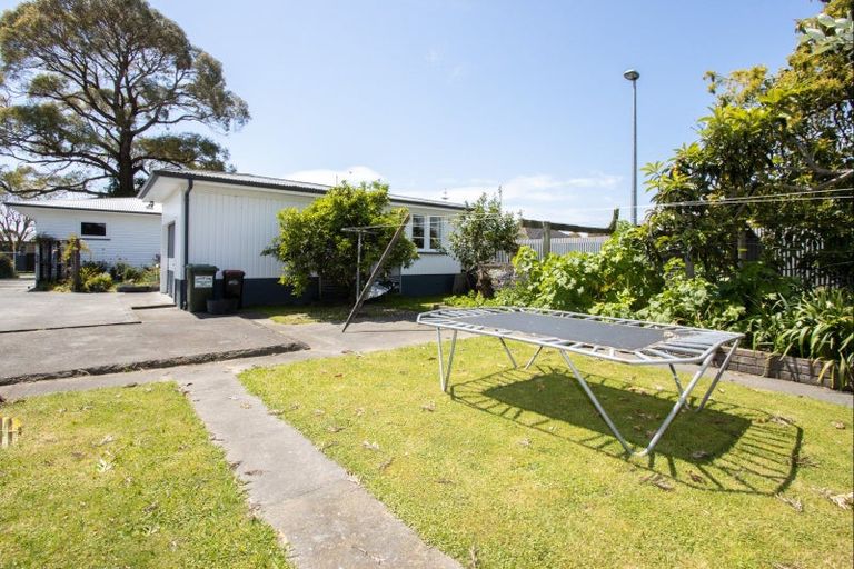Photo of property in 39 Hillary Crescent, Maraenui, Napier, 4110