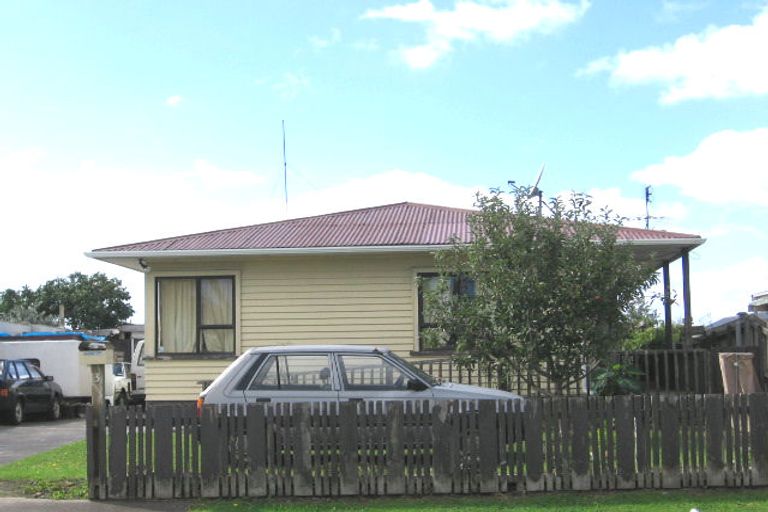 Photo of property in 3 Mawney Road, Henderson, Auckland, 0610