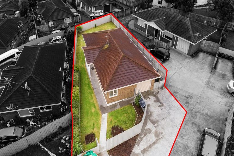 Photo of property in 1/11 Kopara Place, Clendon Park, Auckland, 2103