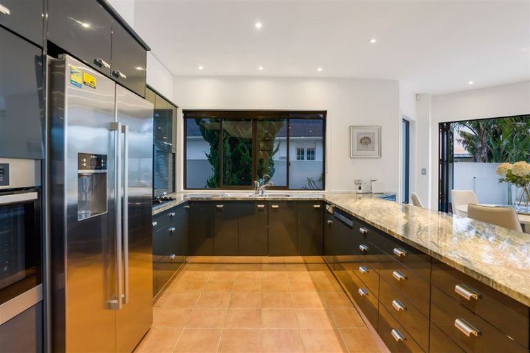 Photo of property in 235 Bleakhouse Road, Mellons Bay, Auckland, 2014