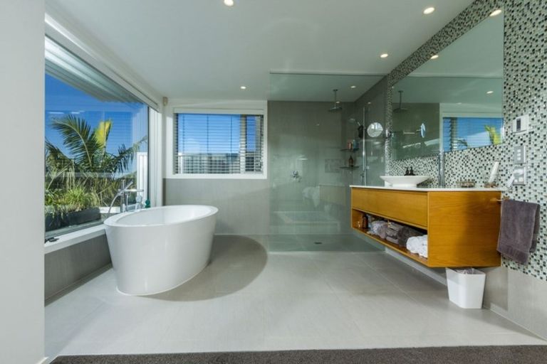 Photo of property in 31 Beach Road, Castor Bay, Auckland, 0620