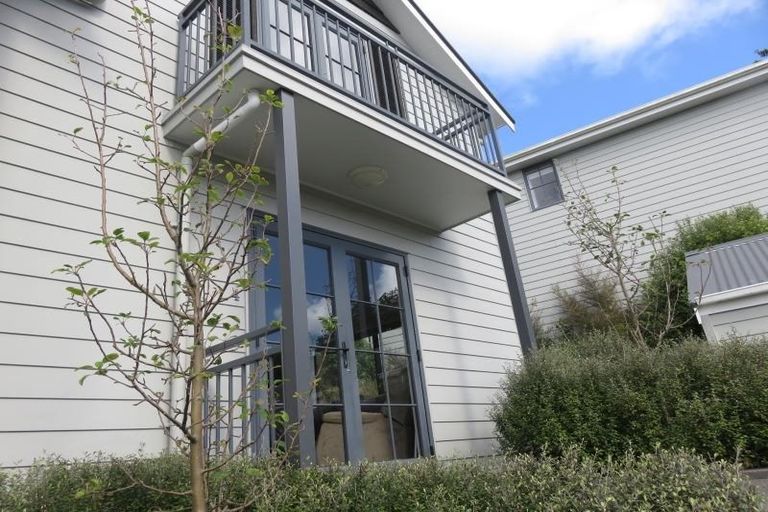 Photo of property in 4/25 Hollies Crescent, Johnsonville, Wellington, 6037